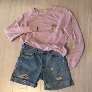 Levi’s distressed shorts W26
